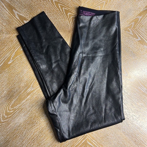 COMMANDO CONTROL High Waisted Raw Hem Black Faux Leather Legging M - Picture 5 of 13
